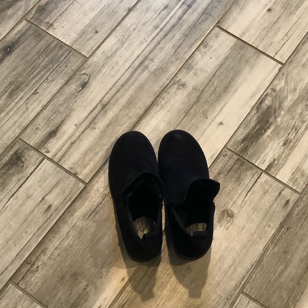 Cute black boots